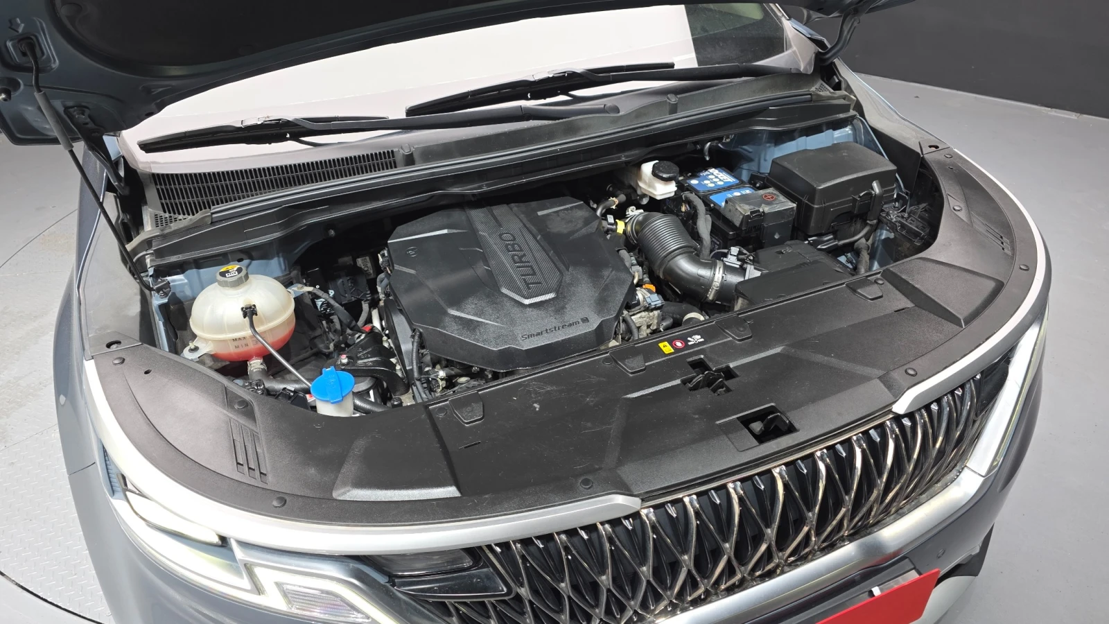 Kia Carnival PRESTIGE 2.2* ПОДГРЕВ ВОЛАН/СЕДАЛКИ* hellascars.bg, снимка 5 - Автомобили и джипове - 55597485