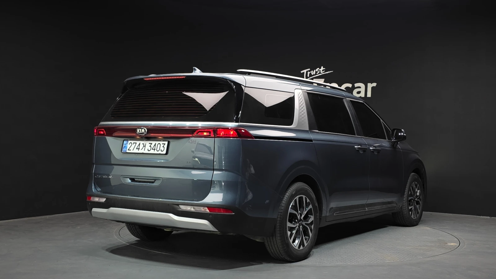 Kia Carnival PRESTIGE 2.2* ПОДГРЕВ ВОЛАН/СЕДАЛКИ* hellascars.bg, снимка 2 - Автомобили и джипове - 55597485