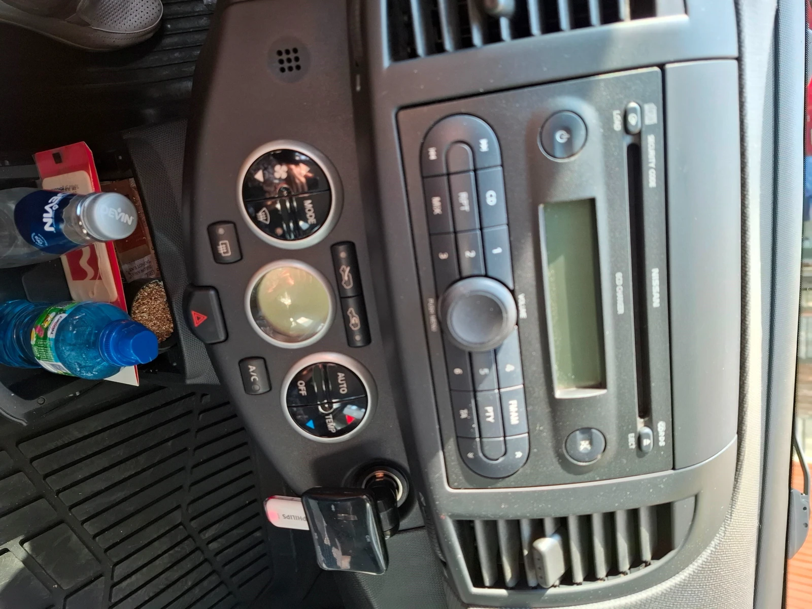 Nissan Micra 1.4i , снимка 7 - Автомобили и джипове - 55892586