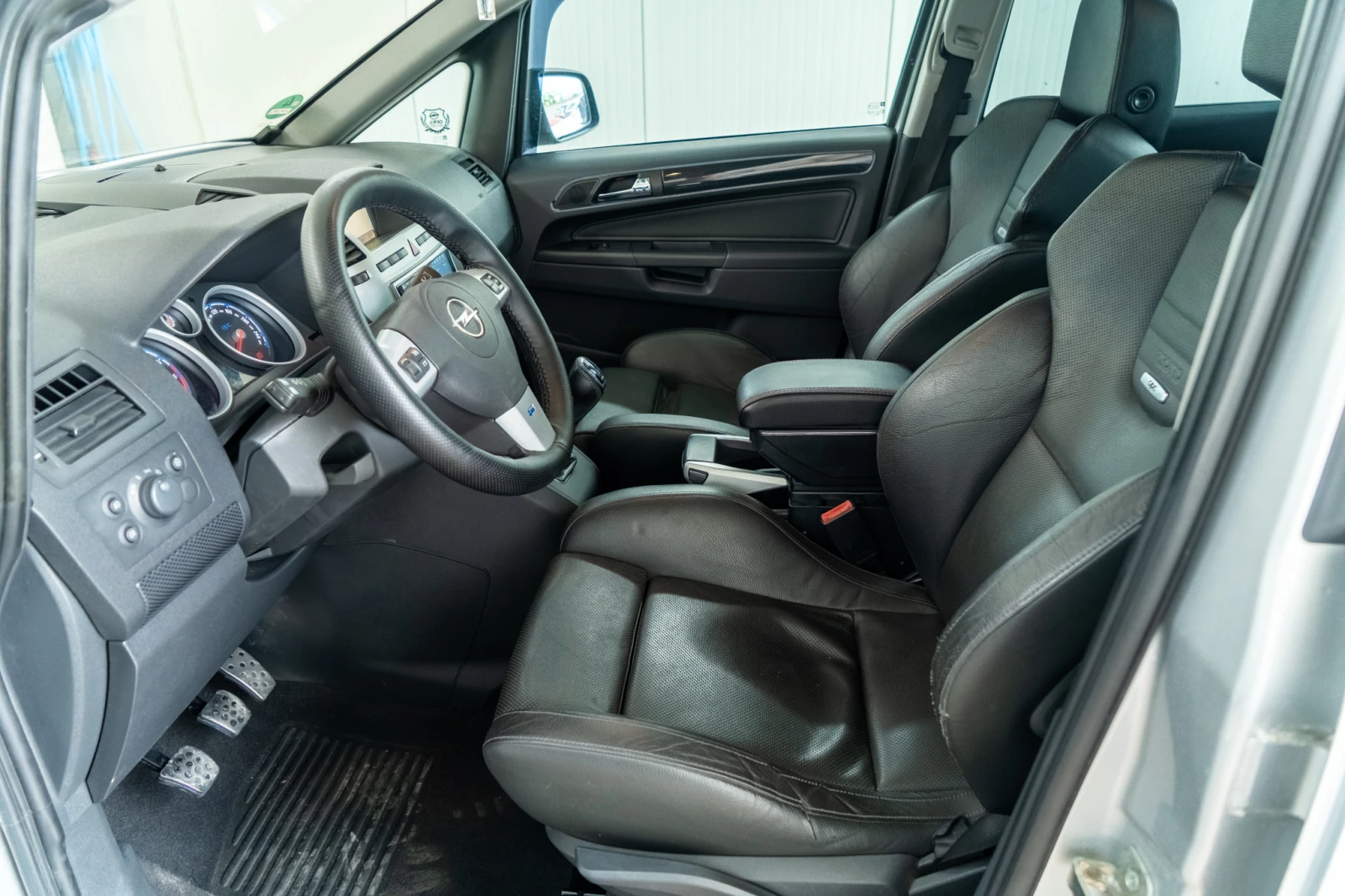 Opel Zafira OPC = 2.0 TURBO = 240HP = FULL = ЛИЗИНГ = ГАРАНЦИЯ, снимка 7 - Автомобили и джипове - 56048892