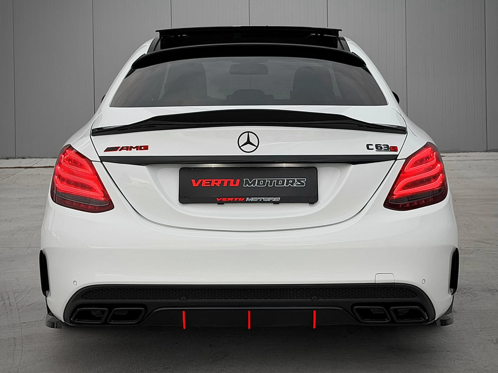 Mercedes-Benz C 63 AMG S/ STAGE 1 - 600ps/ DESIGNO/ 3xTV/ PANO/ 360 CAM/, снимка 5 - Автомобили и джипове - 56132511