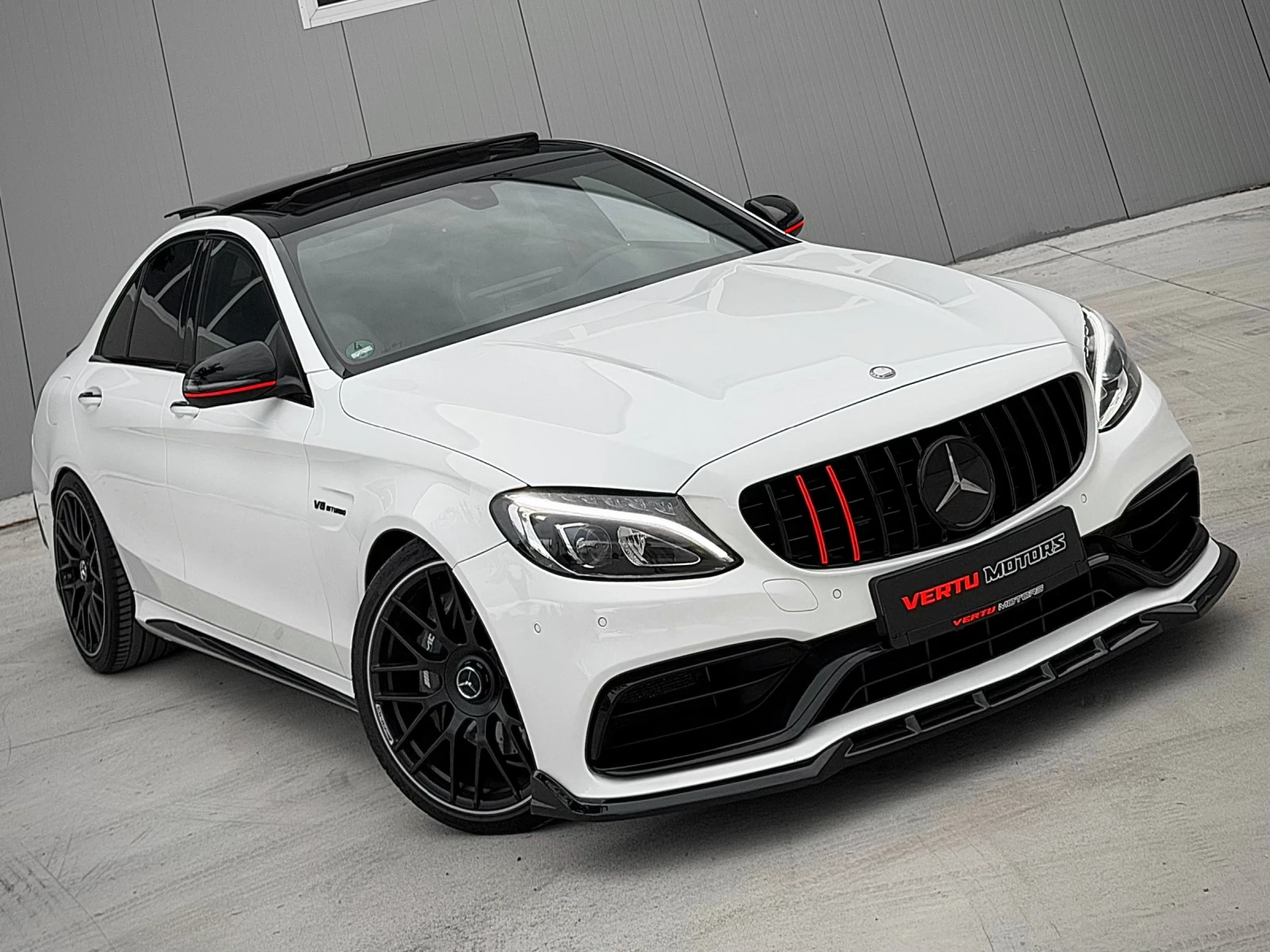 Mercedes-Benz C 63 AMG S/ STAGE 1 - 600ps/ DESIGNO/ 3xTV/ PANO/ 360 CAM/, снимка 4 - Автомобили и джипове - 56132511