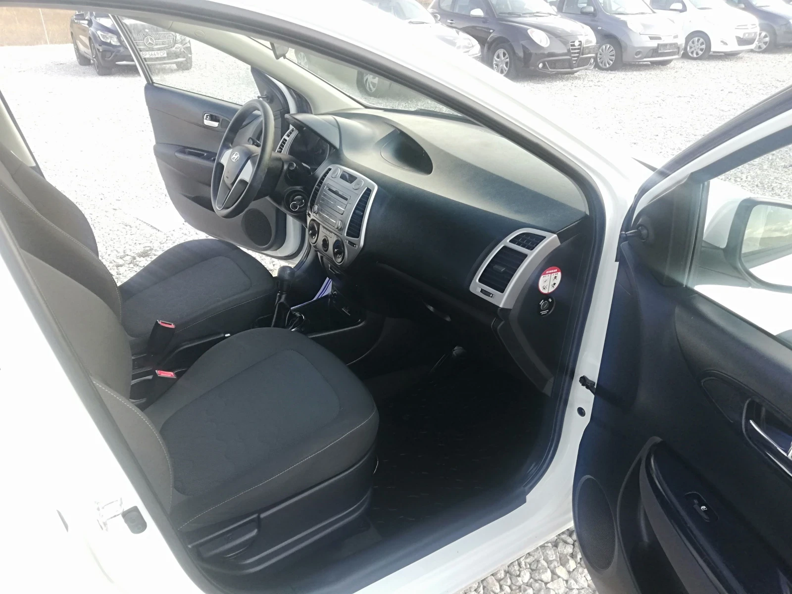 Hyundai I20 1.25i kli italia, снимка 13 - Автомобили и джипове - 56252220