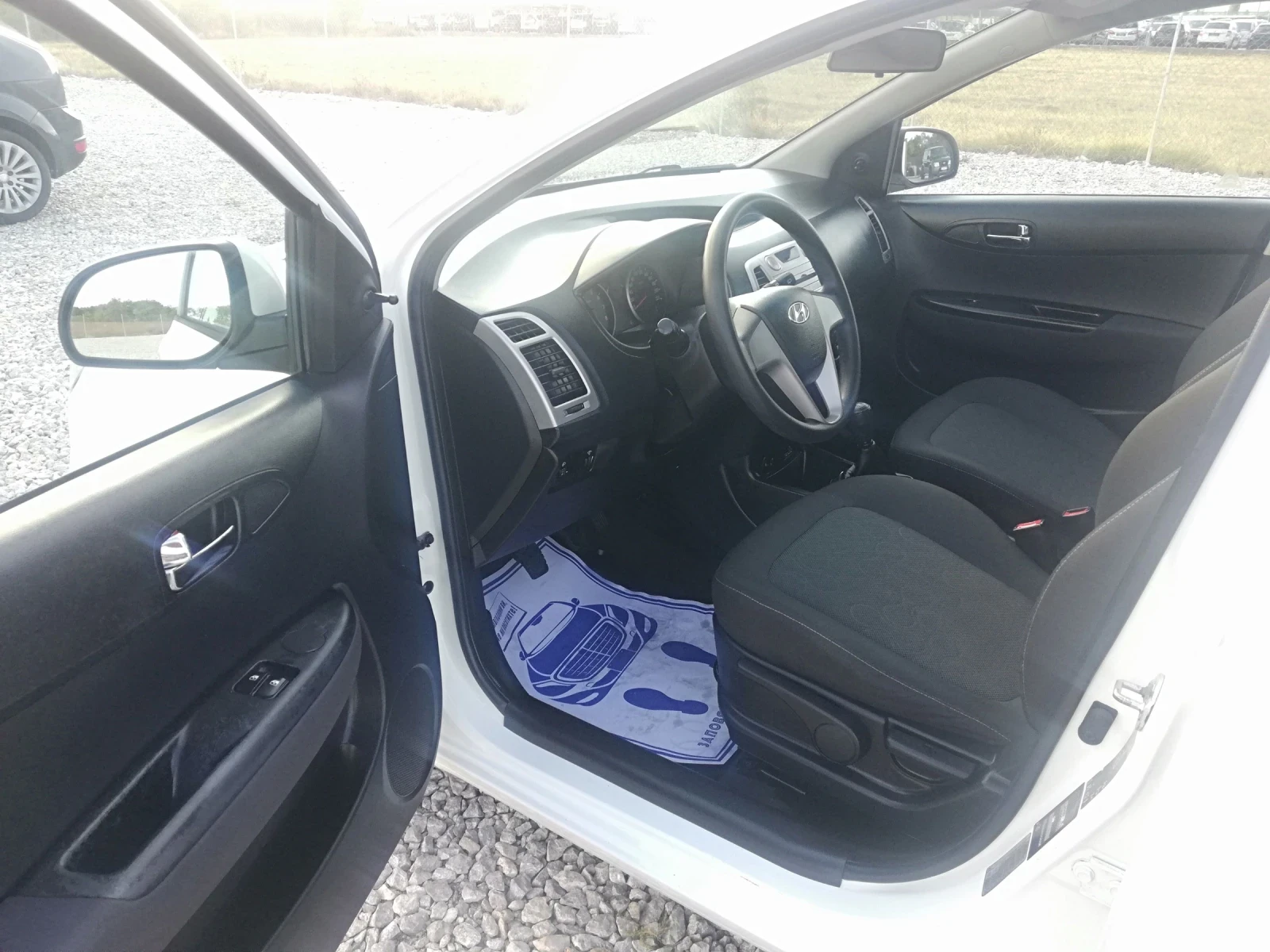 Hyundai I20 1.25i kli italia, снимка 9 - Автомобили и джипове - 56252220