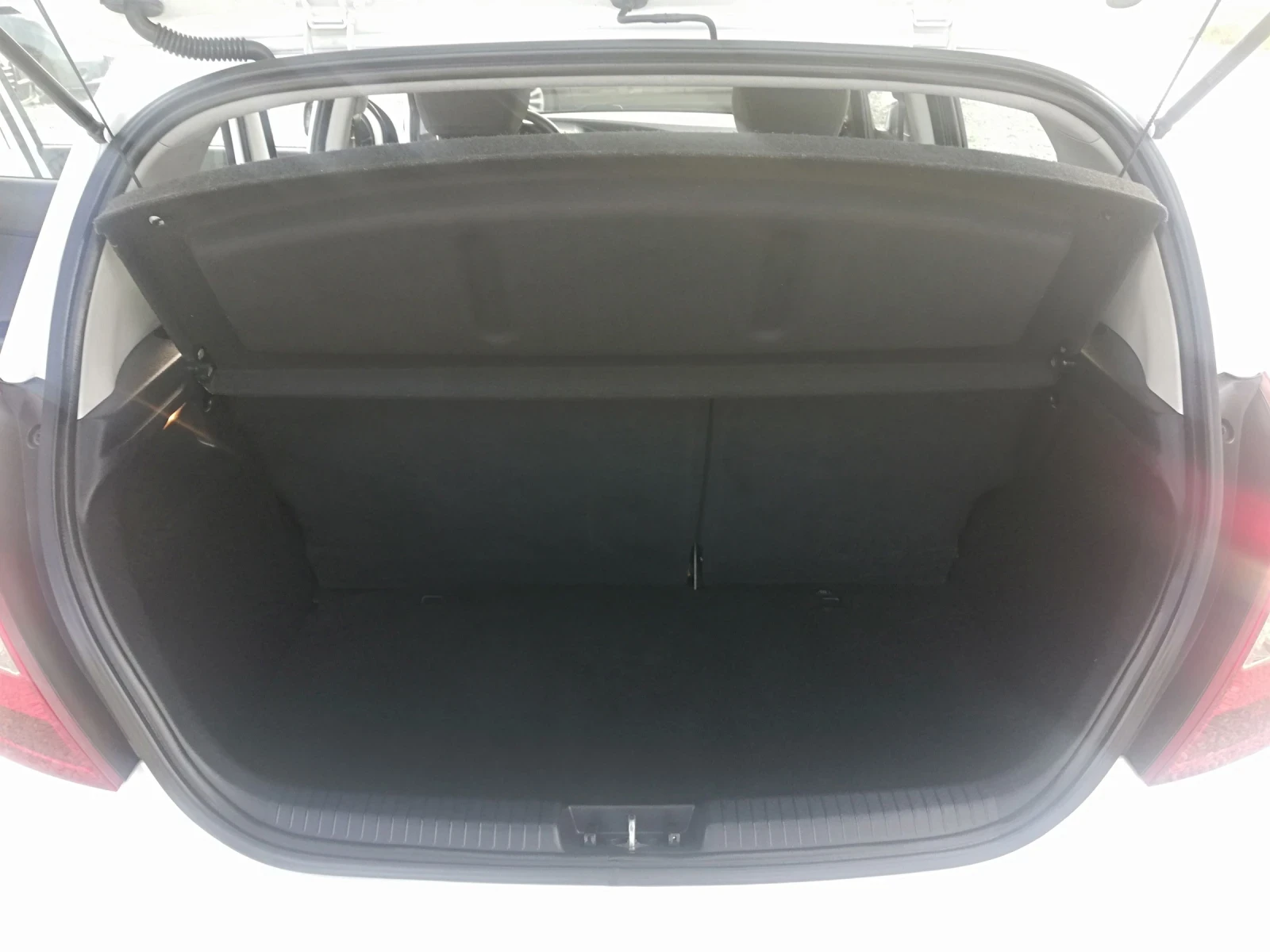 Hyundai I20 1.25i kli italia, снимка 11 - Автомобили и джипове - 56252220