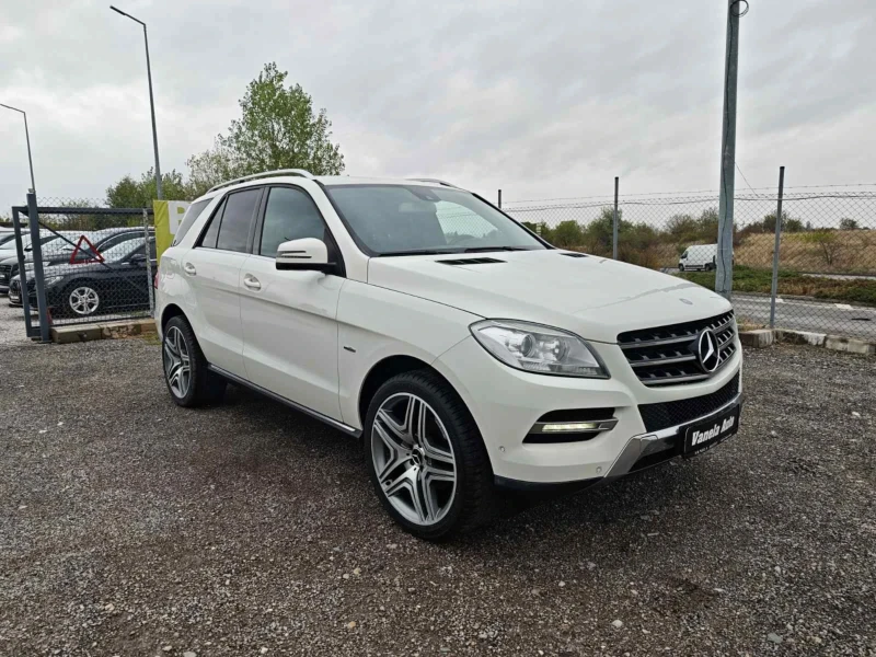 Mercedes-Benz ML 350 EXCLUSIVE AMG, снимка 3 - Автомобили и джипове - 50748267