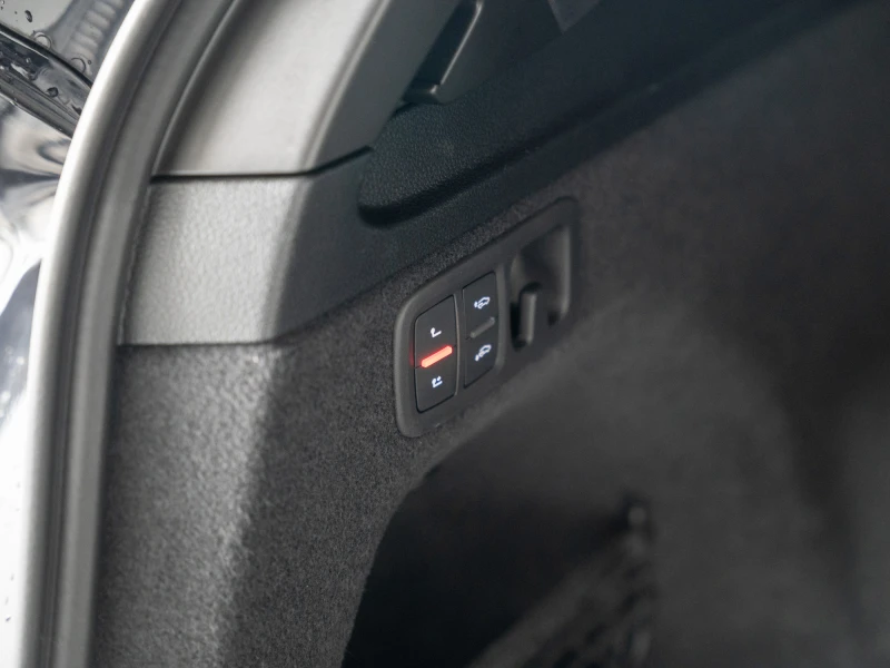 Audi SQ7 4.0* TDI* MATRIX* B&O-3D* MEMORY* DISTR* , снимка 13 - Автомобили и джипове - 51114598