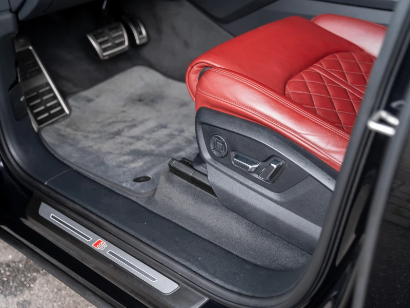 Audi SQ7 4.0* TDI* MATRIX* B&O-3D* MEMORY* DISTR* , снимка 6 - Автомобили и джипове - 51114598