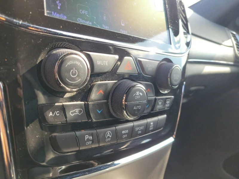 Jeep Grand cherokee !Limited 4WD!* АвтоКредит* Цена до БГ* , снимка 10 - Автомобили и джипове - 53471747