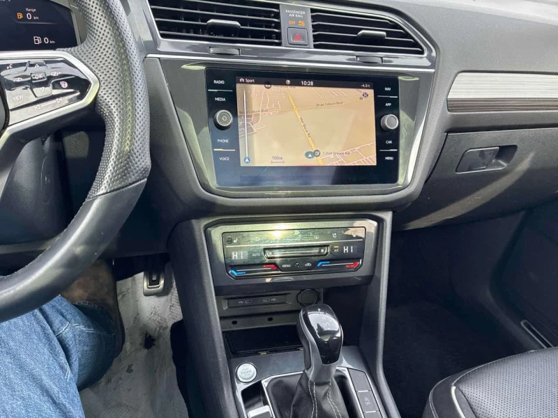 VW Tiguan * Highline R Line * CARFAX * ЦЕНА ДО БГ, снимка 9 - Автомобили и джипове - 53537816