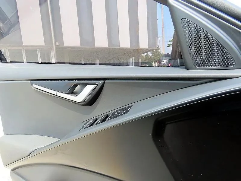 Kia Niro, снимка 11 - Автомобили и джипове - 56719802