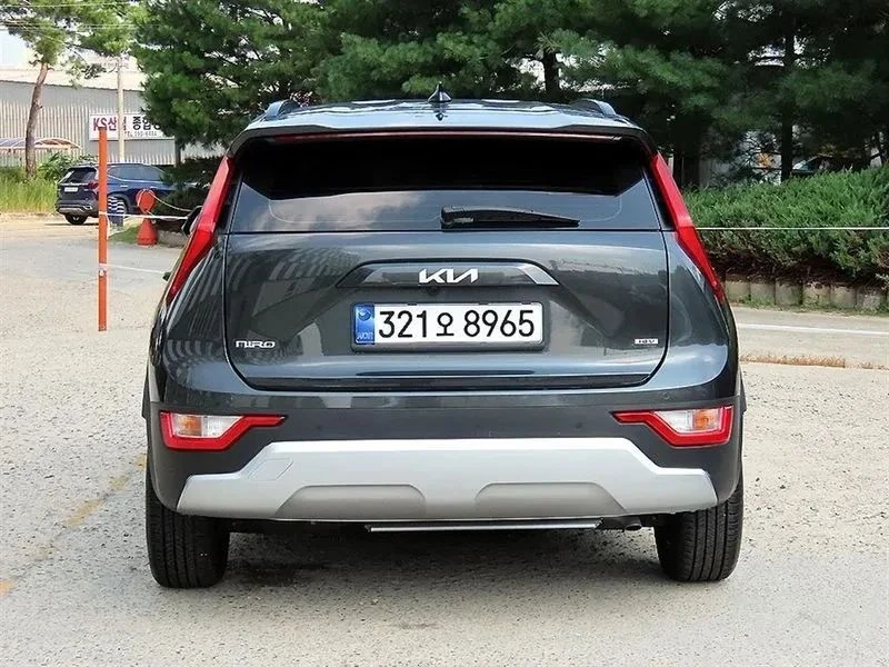 Kia Niro, снимка 4 - Автомобили и джипове - 56719802