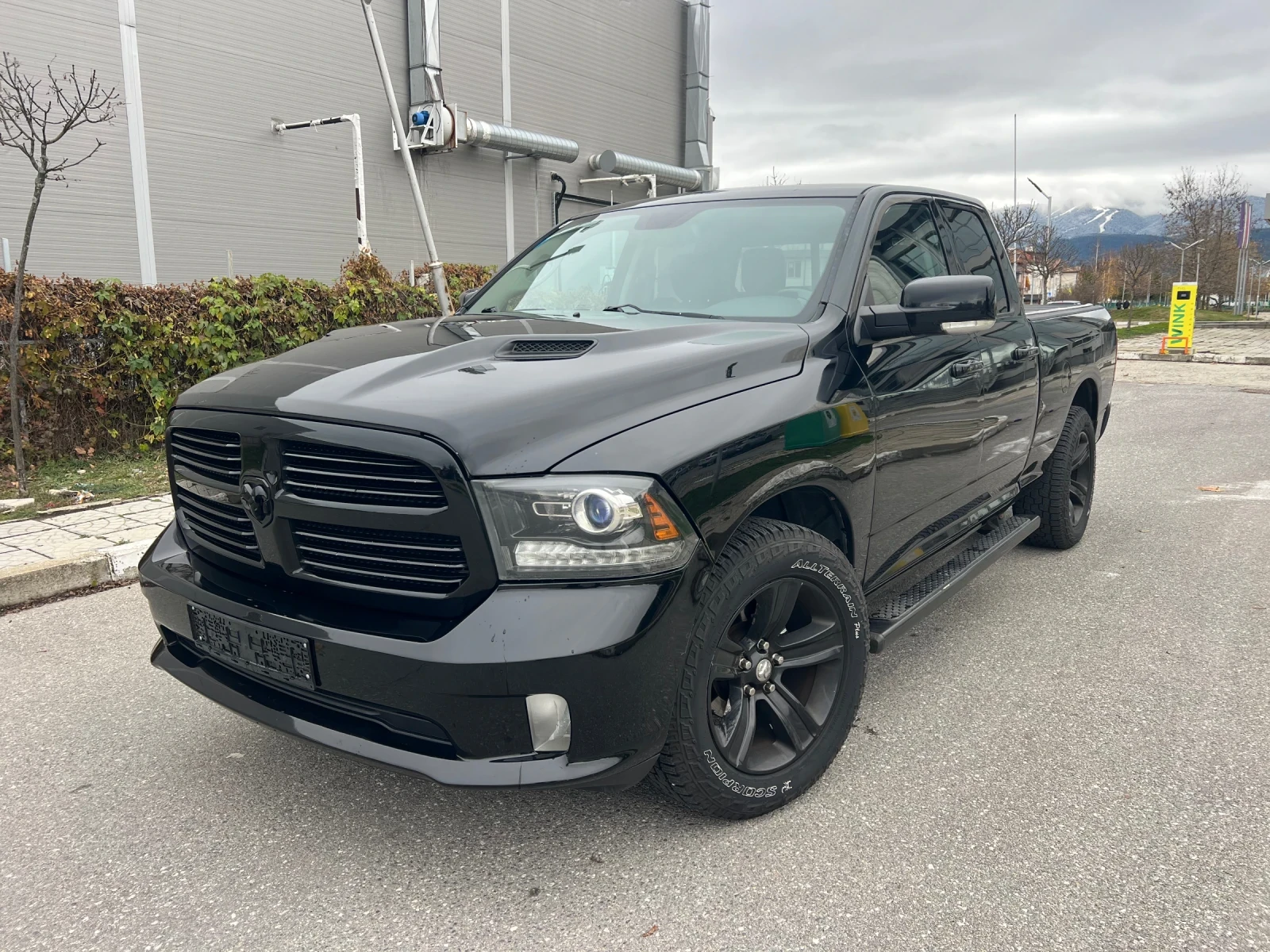 Dodge RAM 1500 Sport 5.7hemi Европейски, снимка 1