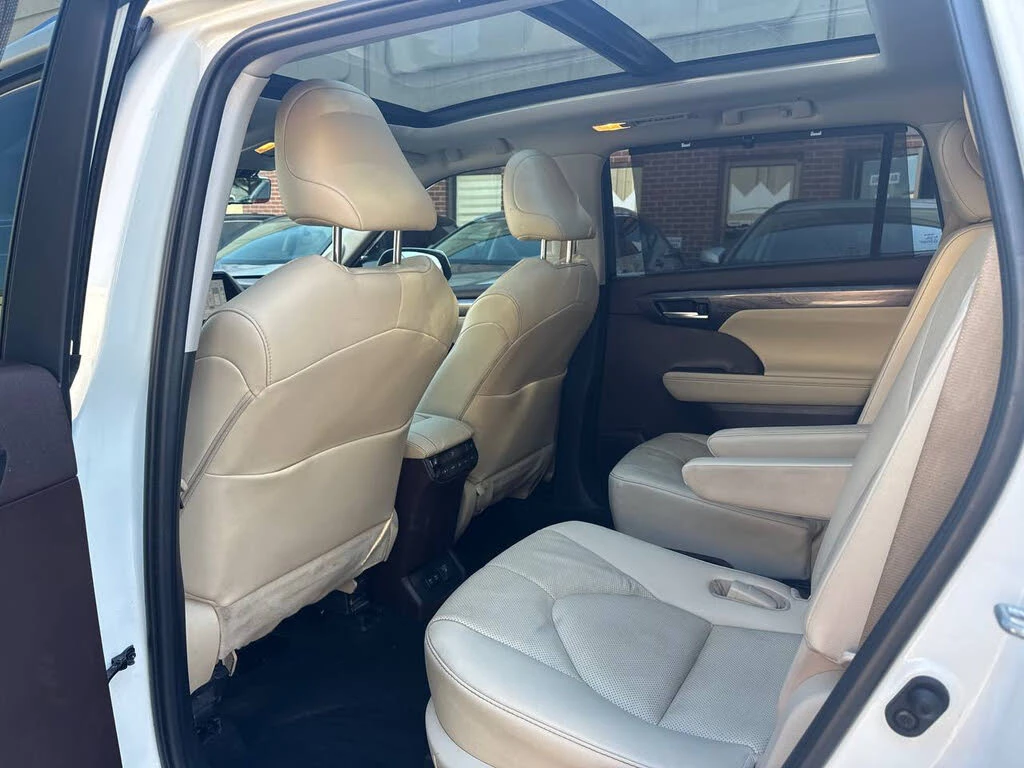 Toyota Highlander Hybrid Platinum PANO* CAM* ОБДУХВАНЕ* BLINDSPOT*  - изображение 8