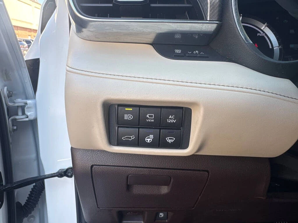 Toyota Highlander Hybrid Platinum PANO* CAM* ОБДУХВАНЕ* BLINDSPOT*  - изображение 9