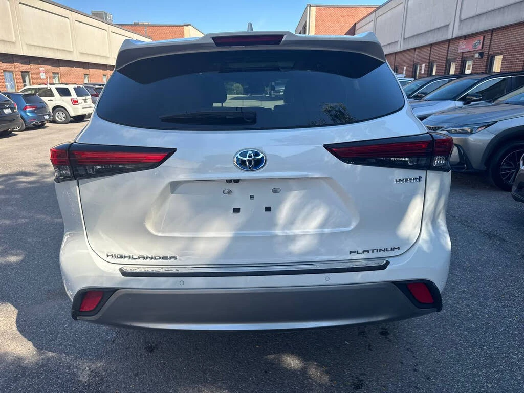 Toyota Highlander Hybrid Platinum PANO* CAM* ОБДУХВАНЕ* BLINDSPOT*  - изображение 6