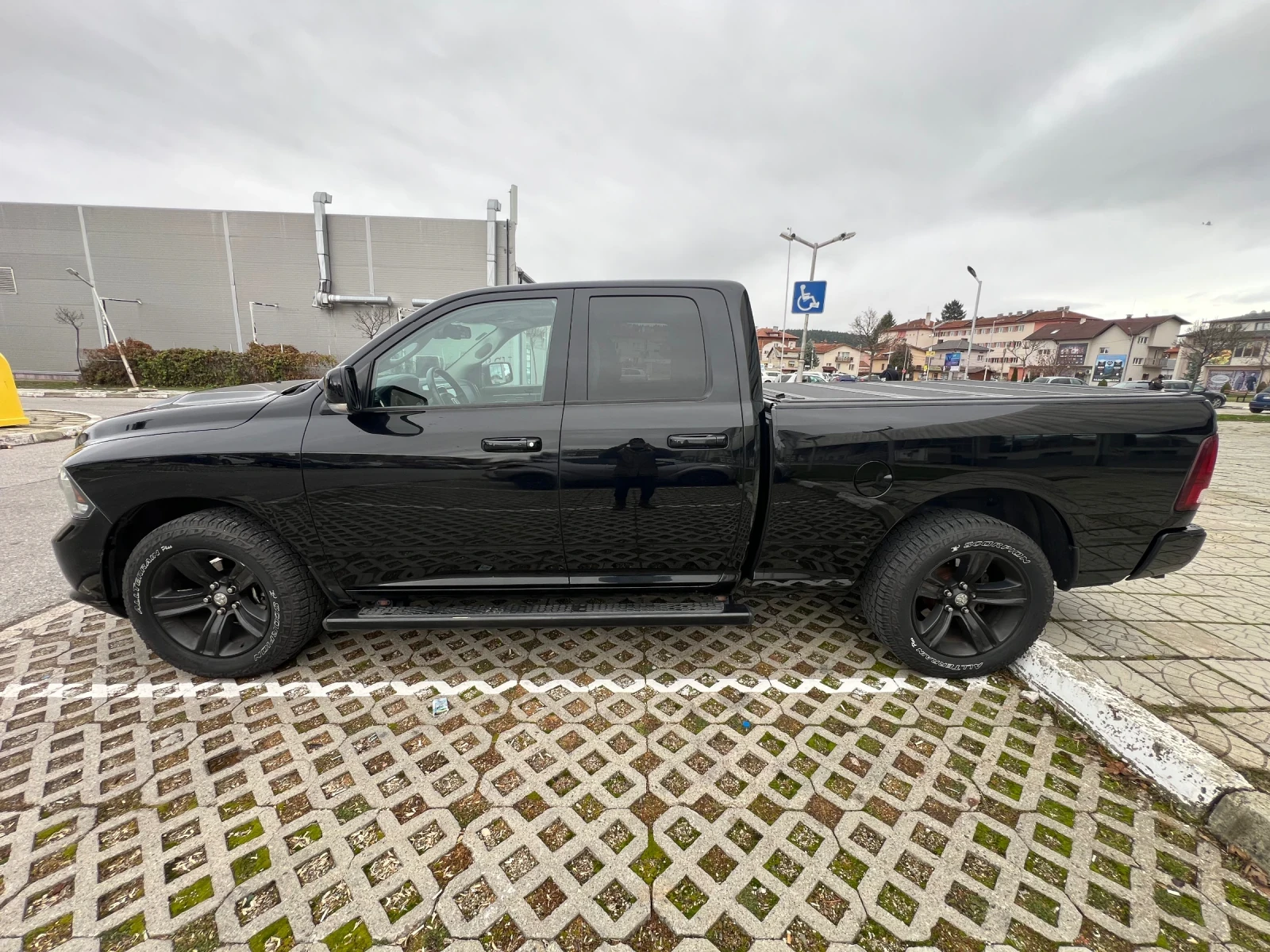 Dodge RAM 1500 Sport 5.7hemi Европейски - изображение 4