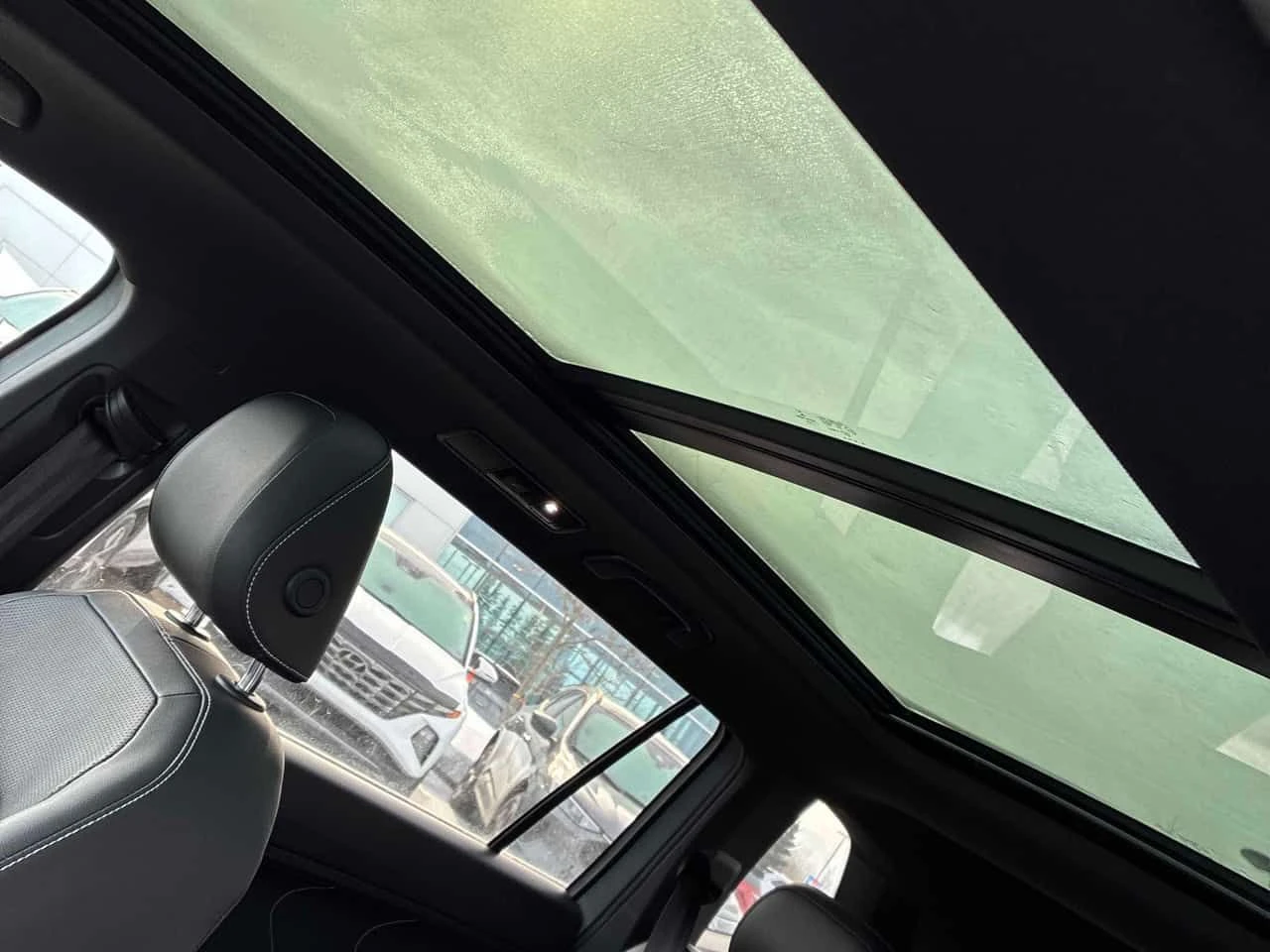 VW Tiguan * Highline R Line * CARFAX * ���� �� �� | Mobile.bg � ����������� 13