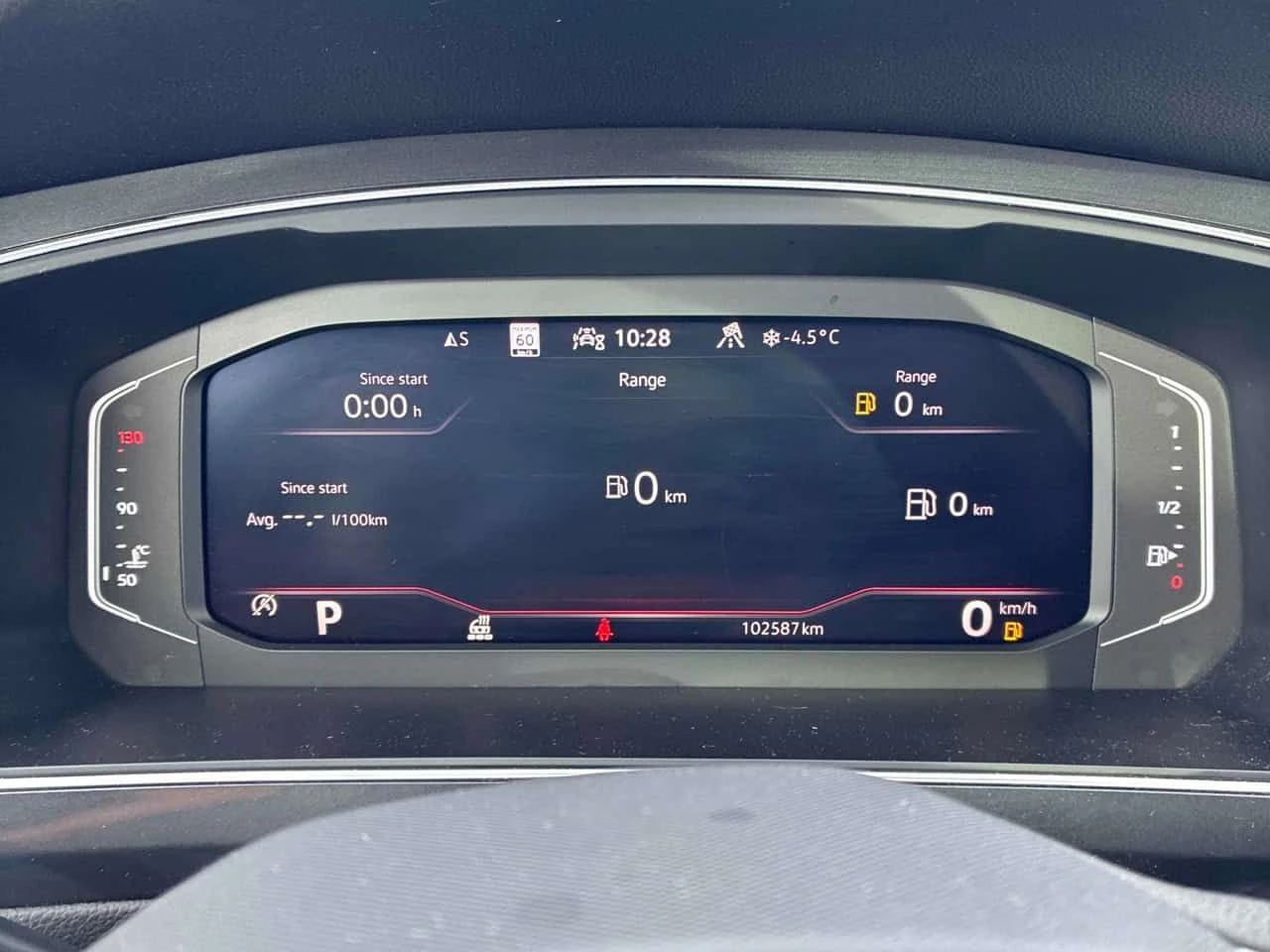 VW Tiguan * Highline R Line * CARFAX * ЦЕНА ДО БГ - изображение 8