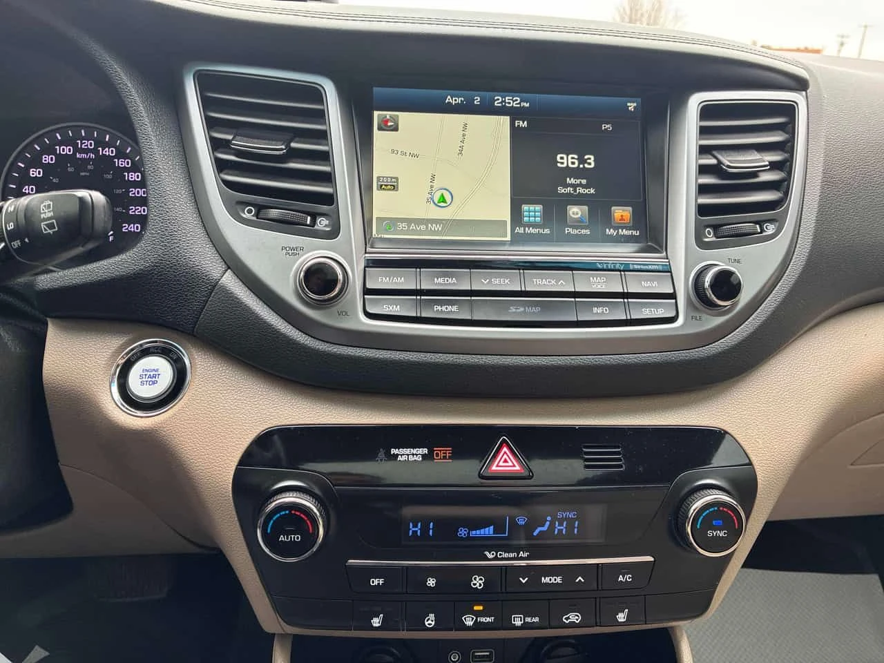 Hyundai Tucson * Luxury * ПОДГРЕВ * ОТ ПРЕДСТАВИТЕЛСТВО, снимка 9 - Автомобили и джипове - 54111129