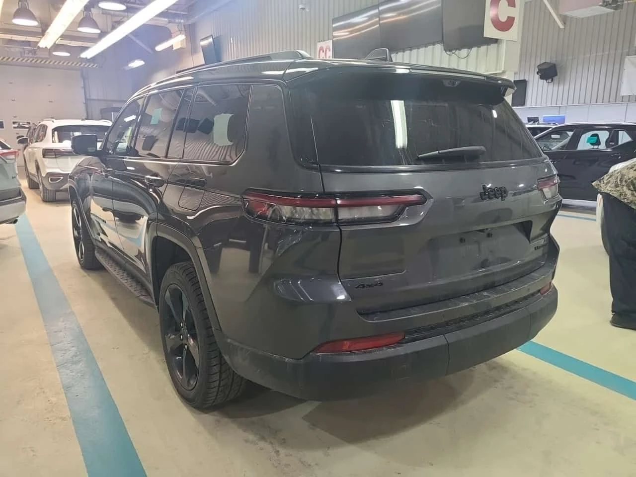 Jeep Grand cherokee LIMITED| ОБДУХВАНЕ| 360 КАМЕРИ| ПАНОРАМА| 2 КЛЮЧА|, снимка 4 - Автомобили и джипове - 54111683