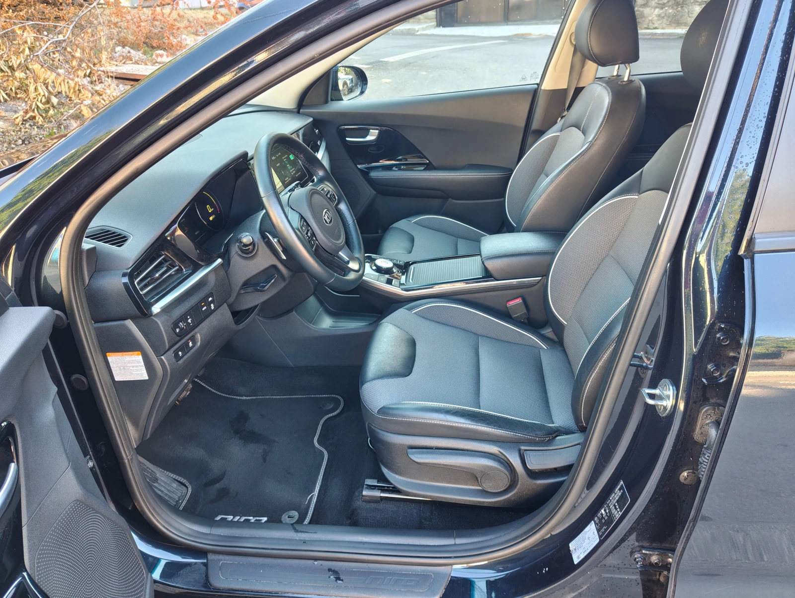 Kia Niro 65KWh* SOH 100%* EXECUTIVE LINE* LED* , снимка 5 - Автомобили и джипове - 55674476