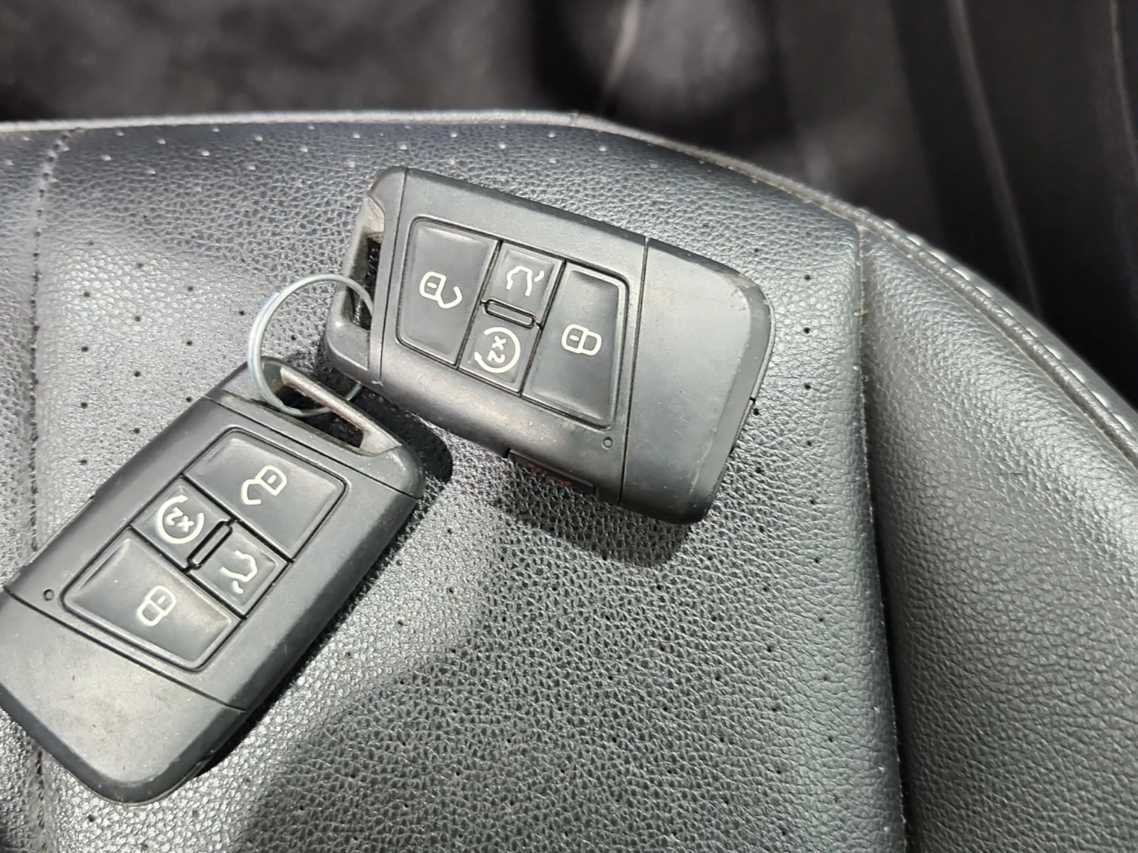 VW Tiguan COMFORTLINE R-LINE BLACK EDITION / Carfax / , снимка 8 - Автомобили и джипове - 55993278