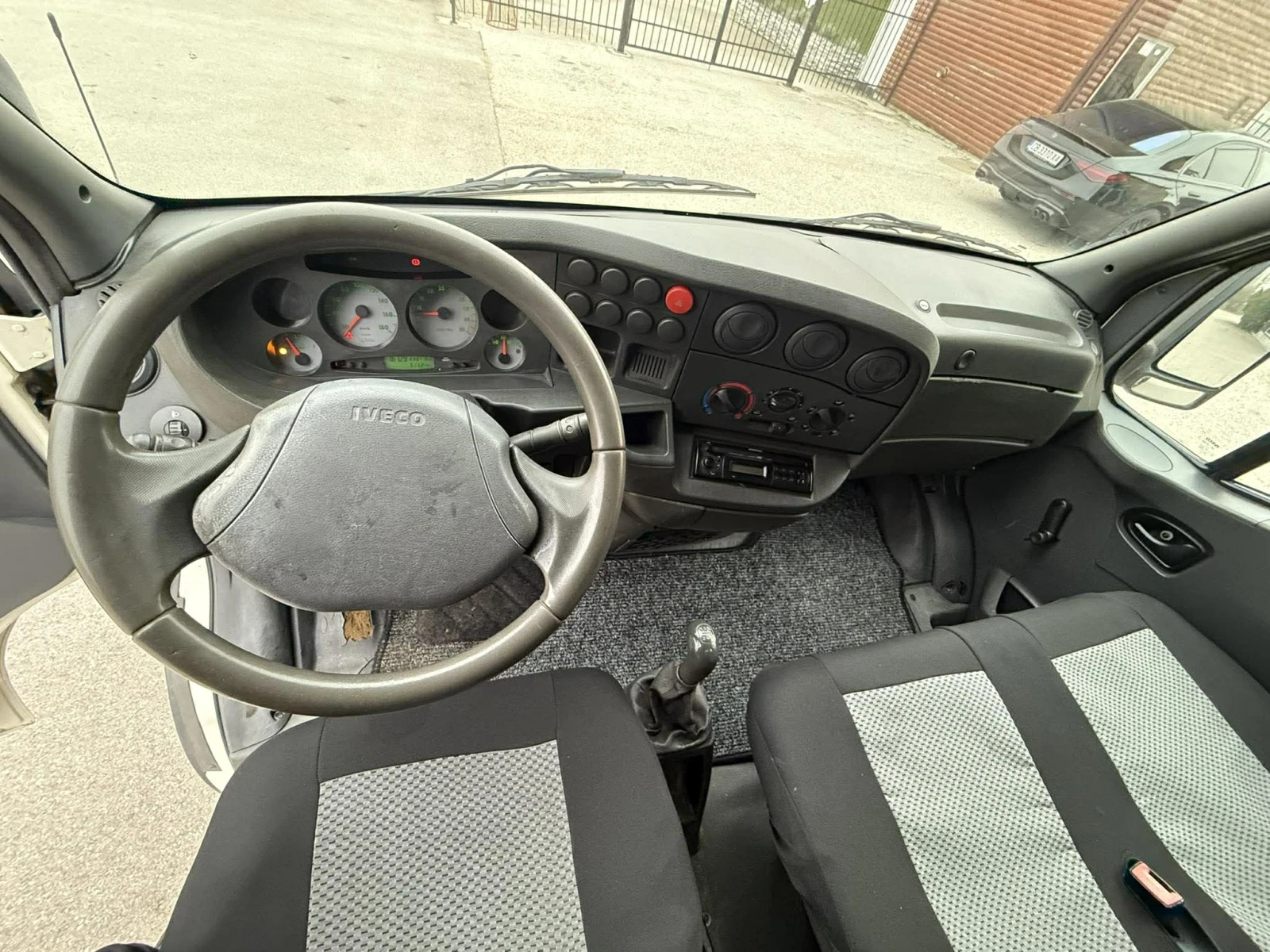 Iveco 35c11 Тристранен самосвал  - изображение 8