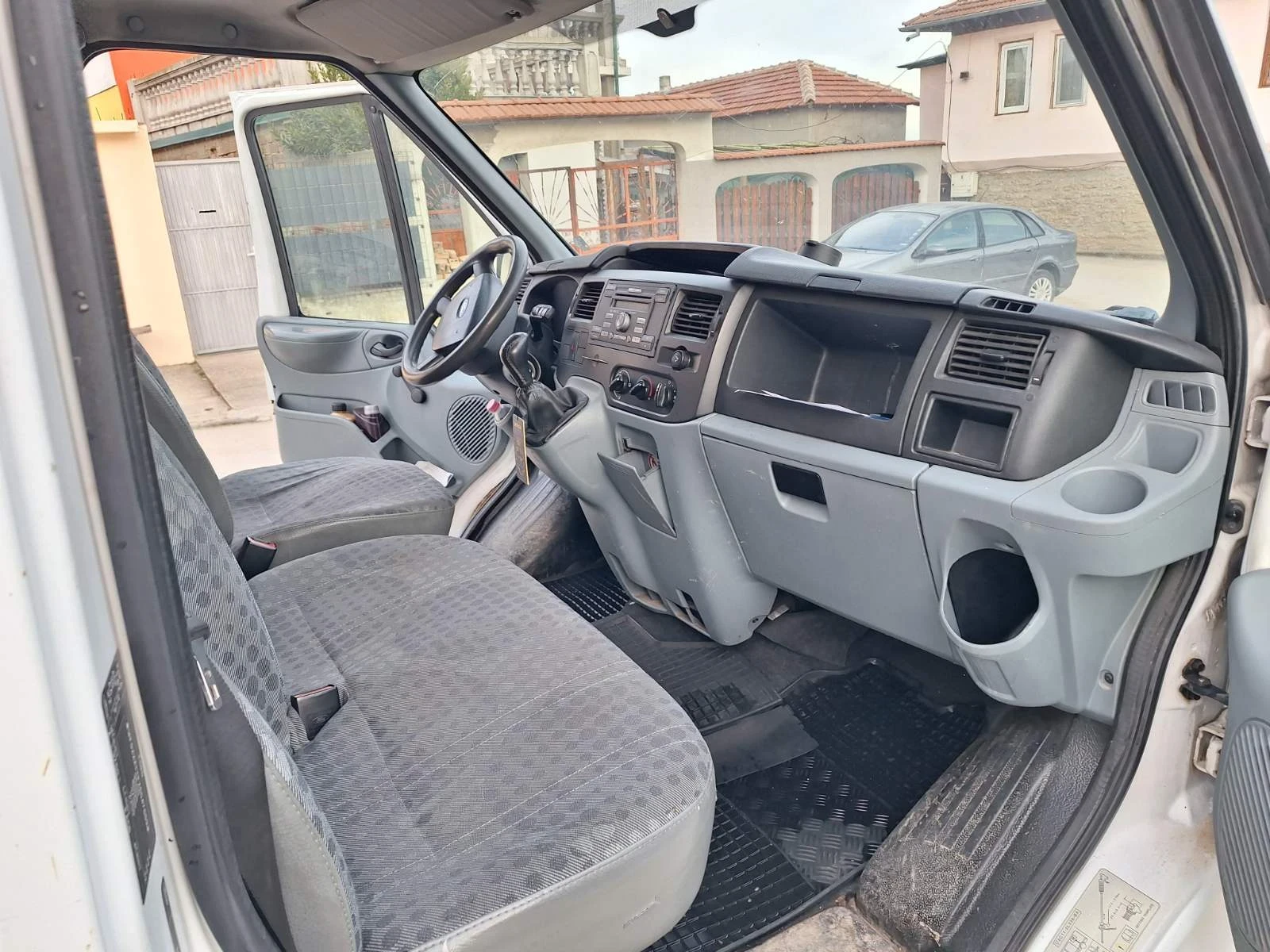 Ford Transit 2.4 TDCi, снимка 12 - Бусове и автобуси - 53301772