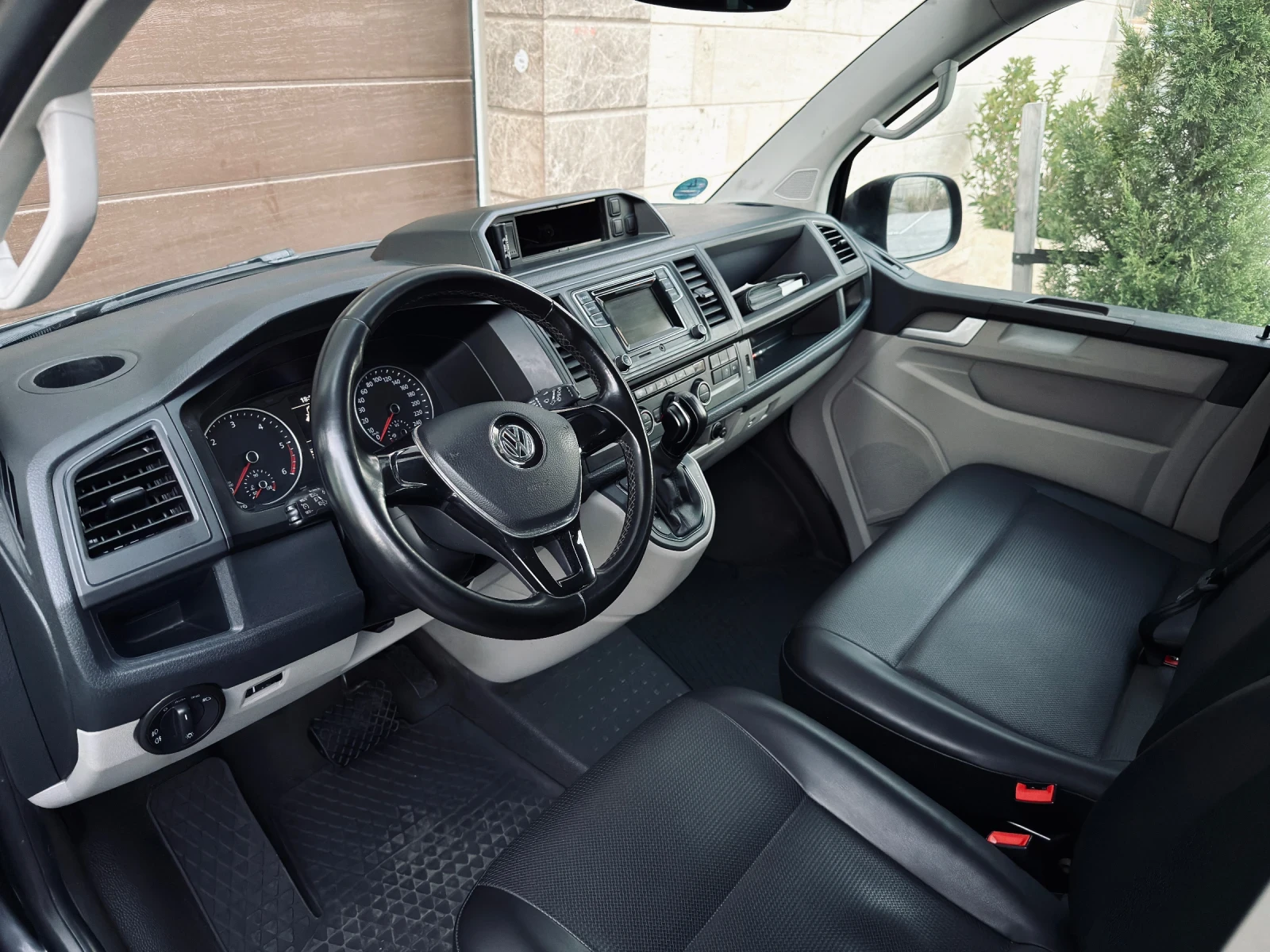 VW T6 2.0TDI 150ps DSG MAXI 8+ 1 ЛИЗИНГ, снимка 6 - Бусове и автобуси - 55844414