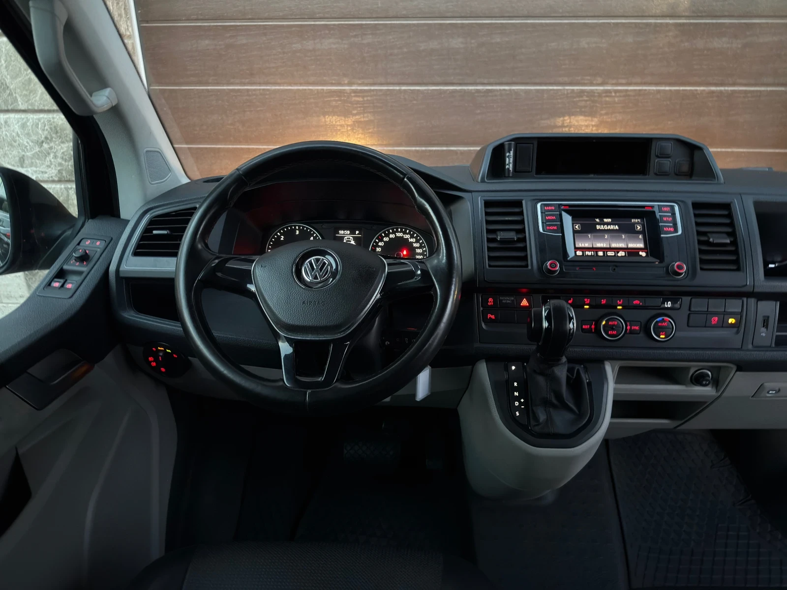 VW T6 2.0TDI 150ps DSG MAXI 8+ 1 ЛИЗИНГ, снимка 9 - Бусове и автобуси - 55844414