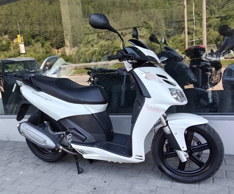 Aprilia Sr SportCity 125 Cube, снимка 3 - Мотоциклети и мототехника - 50537229