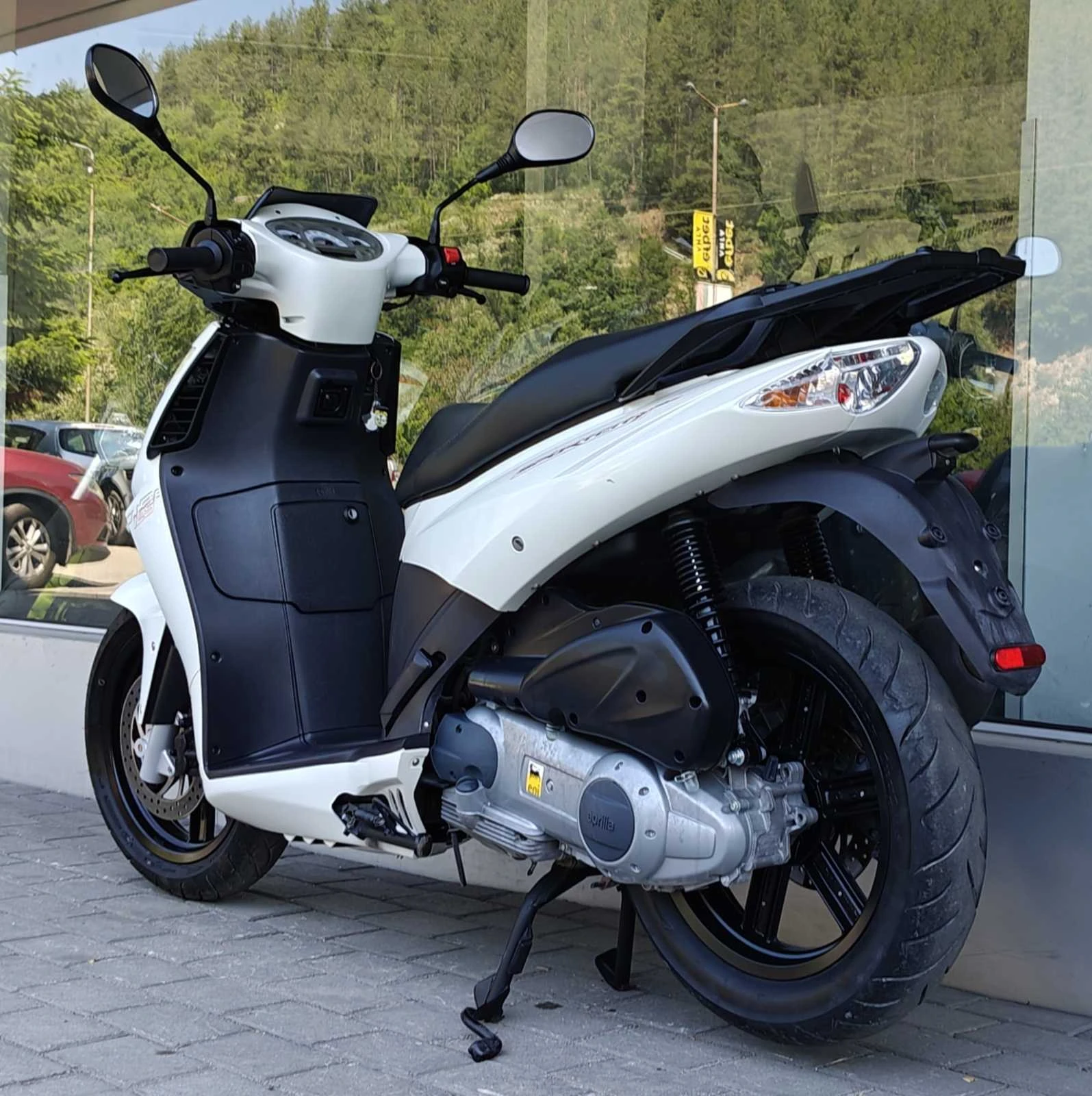 Aprilia Sr SportCity 125 Cube - изображение 2