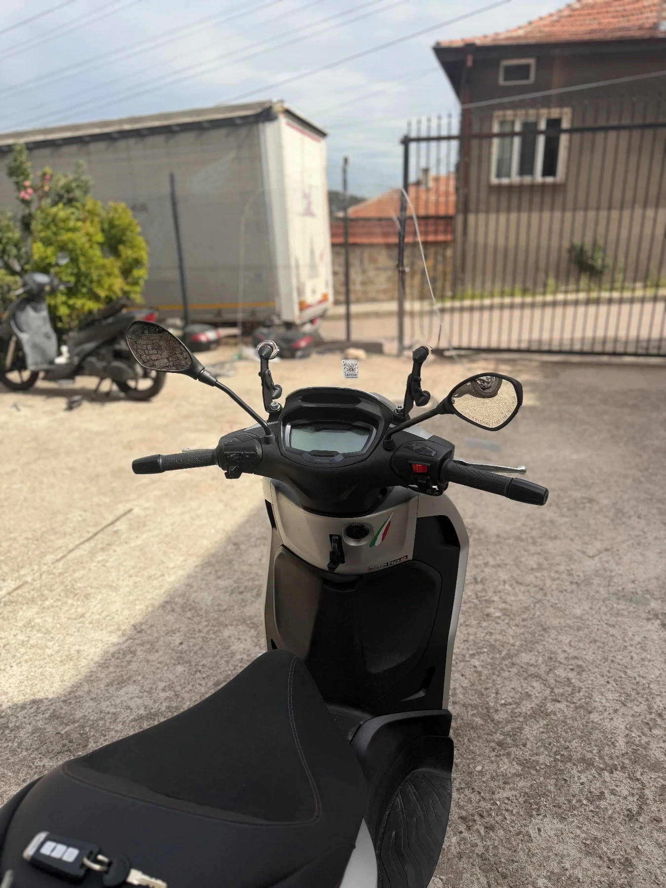 Piaggio Beverly 300 HPE, снимка 5 - Мотоциклети и мототехника - 56081863