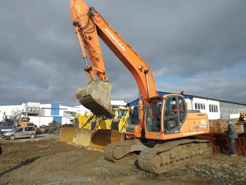 Багер Друга марка DOOSAN DX225LC, снимка 3 - Индустриална техника - 30156514