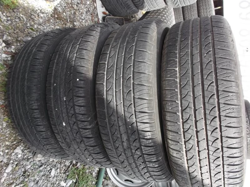 Гуми Всесезонни 195/60R15, снимка 1 - Гуми и джанти - 8636553