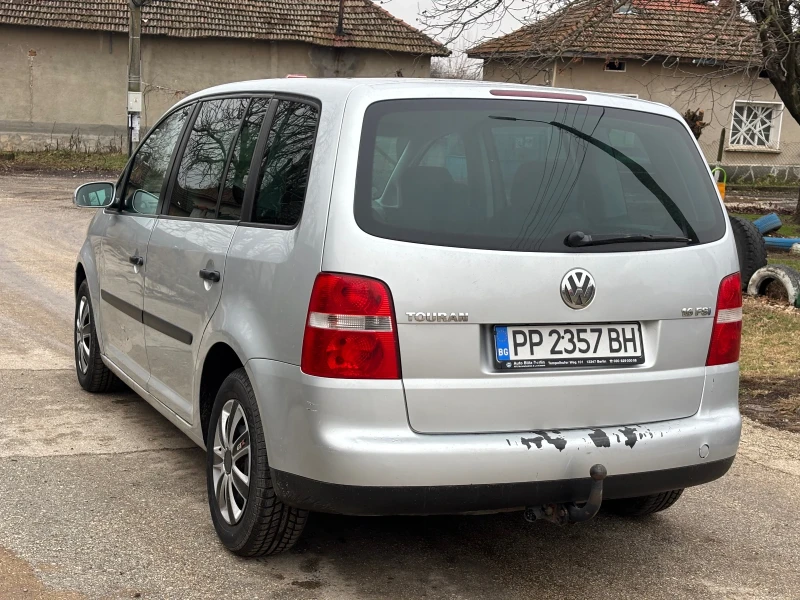 VW Touran, снимка 4 - Автомобили и джипове - 48448302