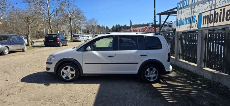 VW Touran 2.0 TDI Cross, снимка 2 - Автомобили и джипове - 49411983