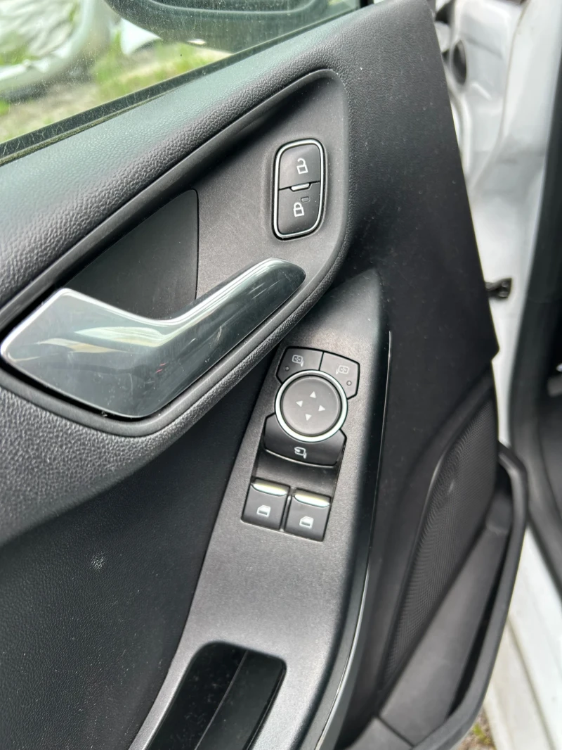 Ford Fiesta 1.0 ecoboost, снимка 9 - Автомобили и джипове - 52366243