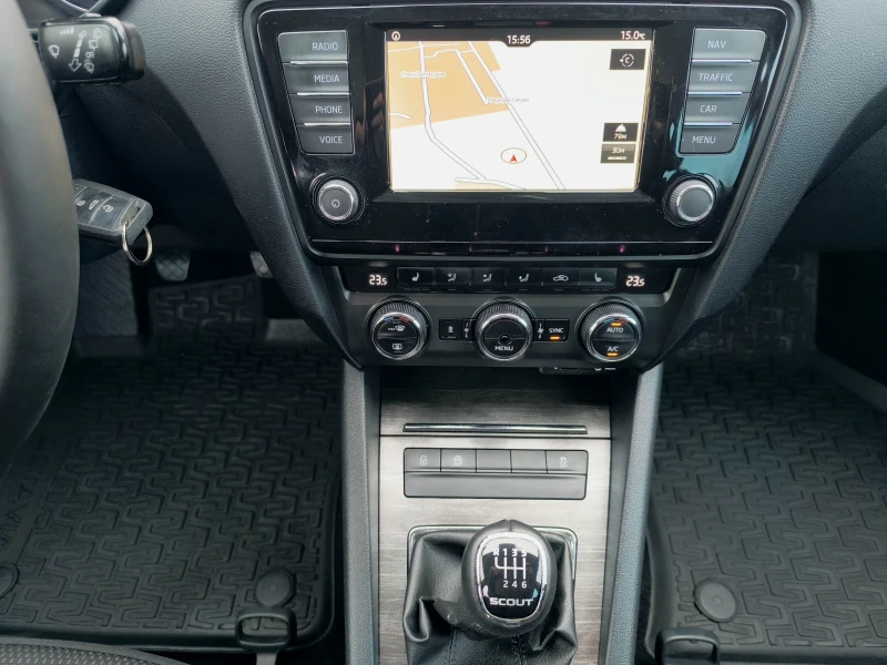 Skoda Octavia 2.0TDI 4X4 SCOUT, снимка 13 - Автомобили и джипове - 52369812