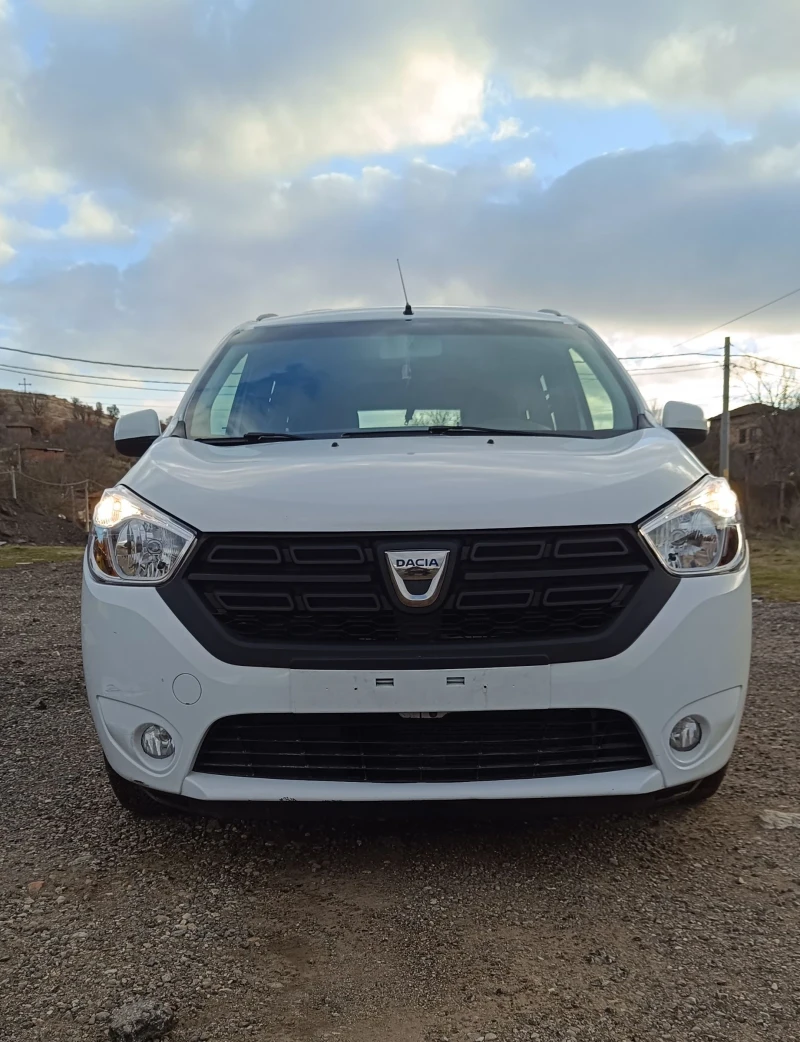 Dacia Lodgy 1.6 Бензин Газ, снимка 2 - Автомобили и джипове - 52944999