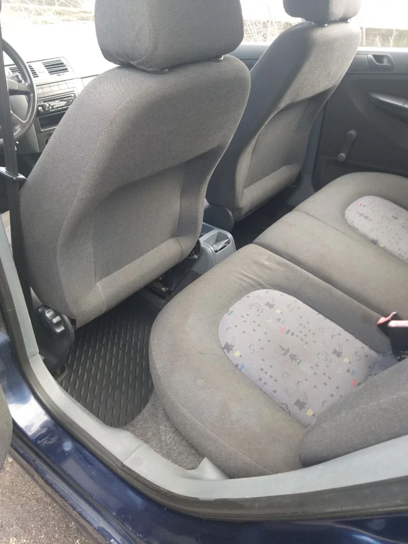 Skoda Fabia, снимка 9 - Автомобили и джипове - 53392591