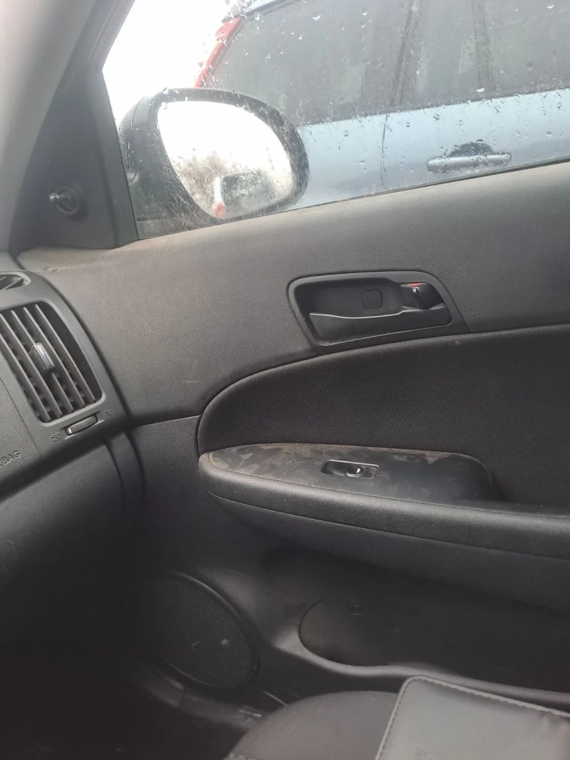 Hyundai I30 1.4i, снимка 15 - Автомобили и джипове - 53513027