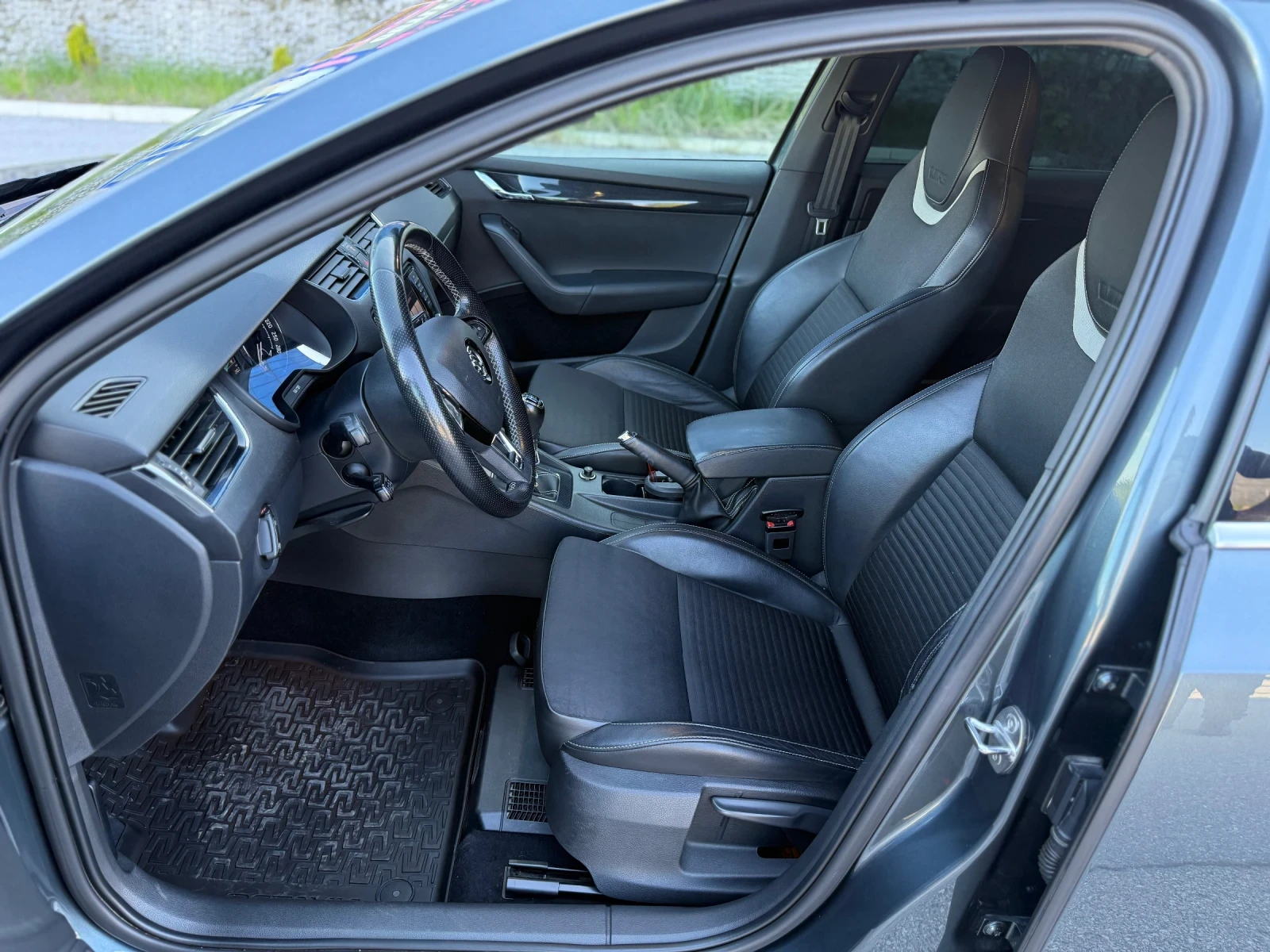 Skoda Octavia VRS 2.0 TDI DISTRONIC  - изображение 7