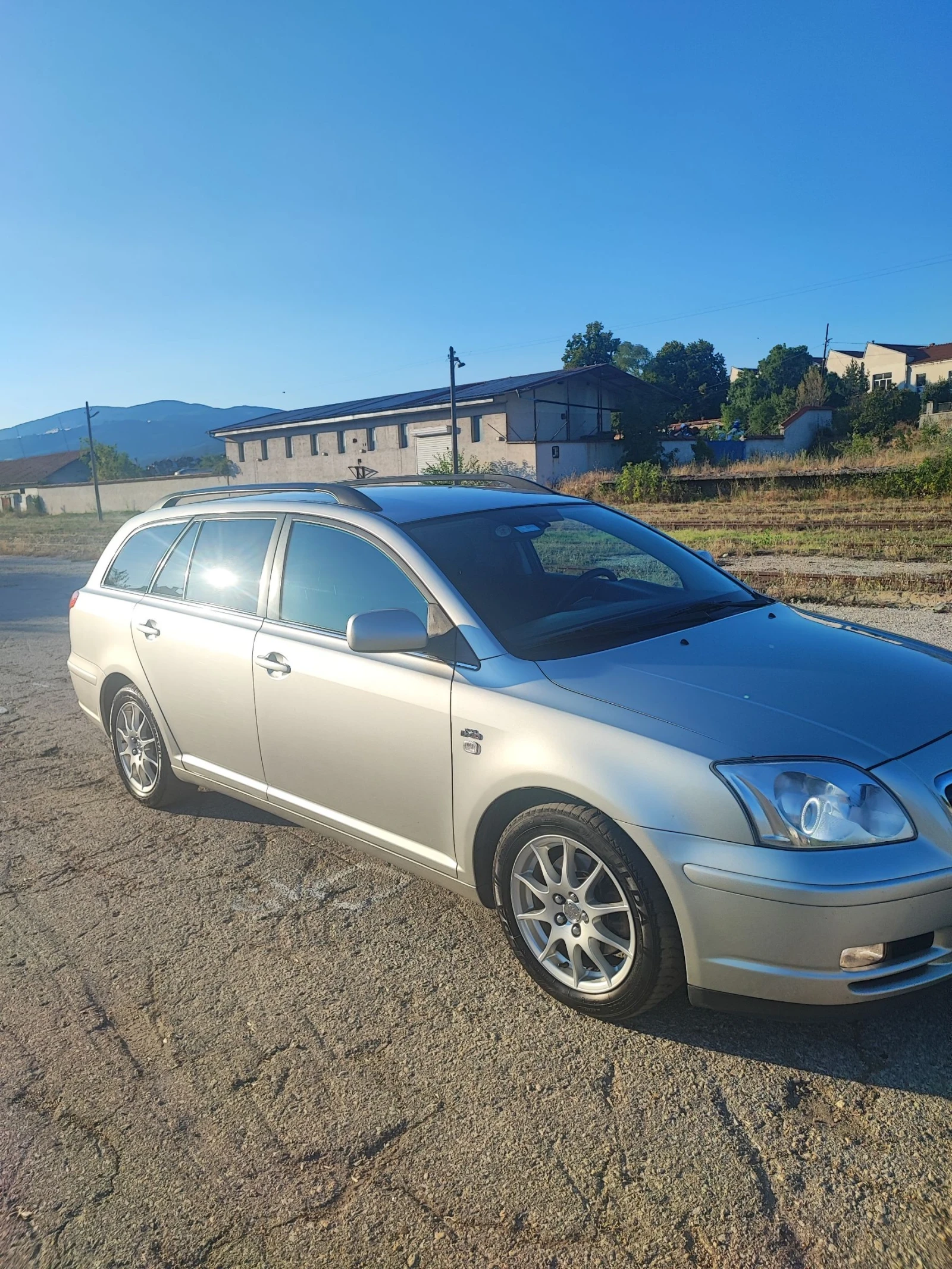 Toyota Avensis  - изображение 2