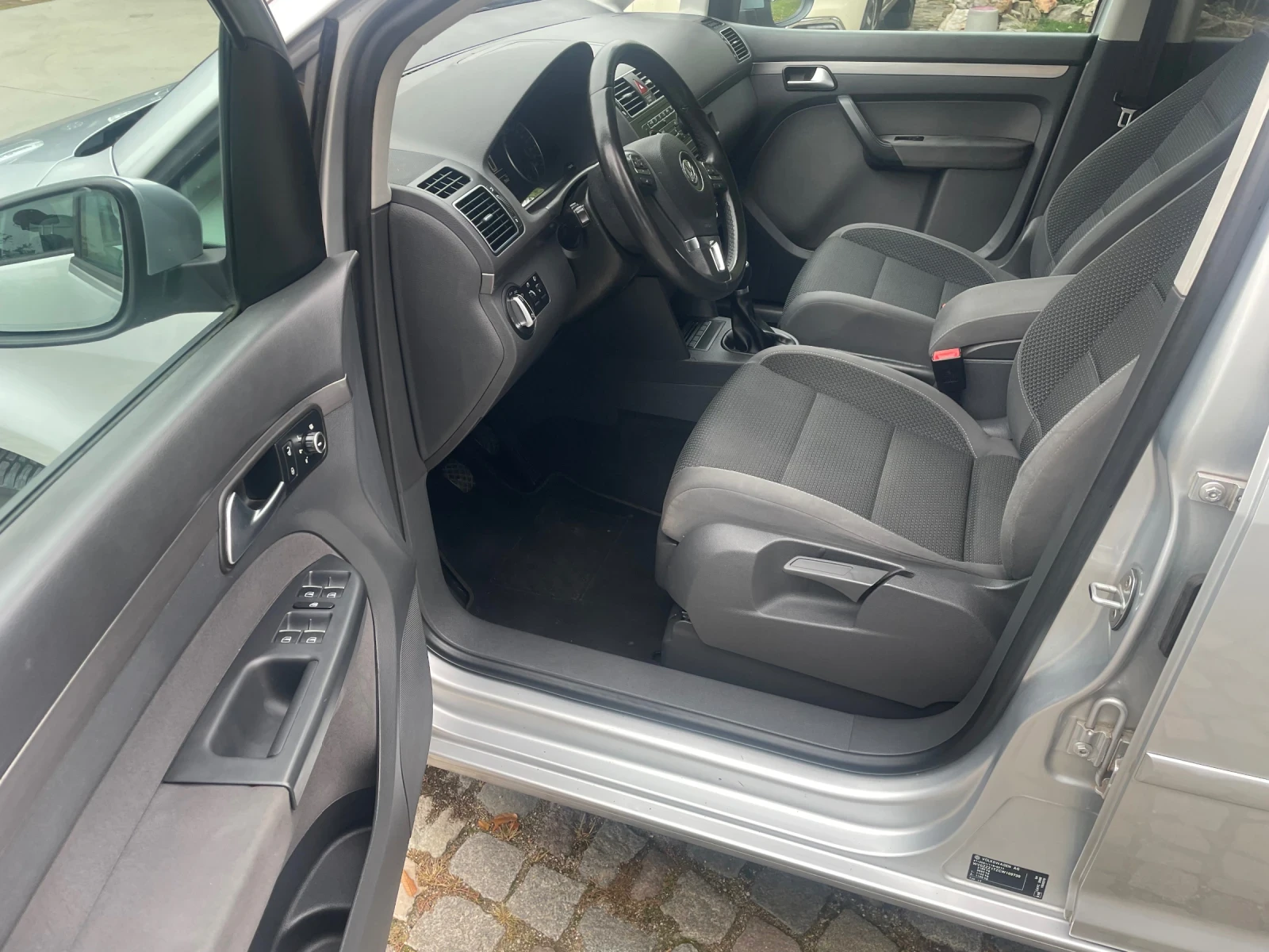 VW Touran 1.6tdi - изображение 9