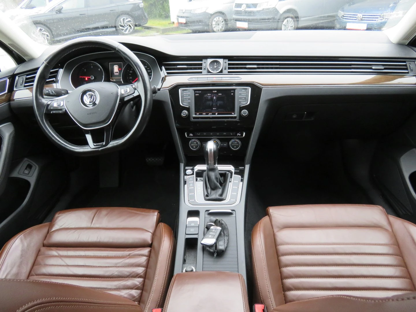 VW Passat Highline 2.0TDI BMT - изображение 4