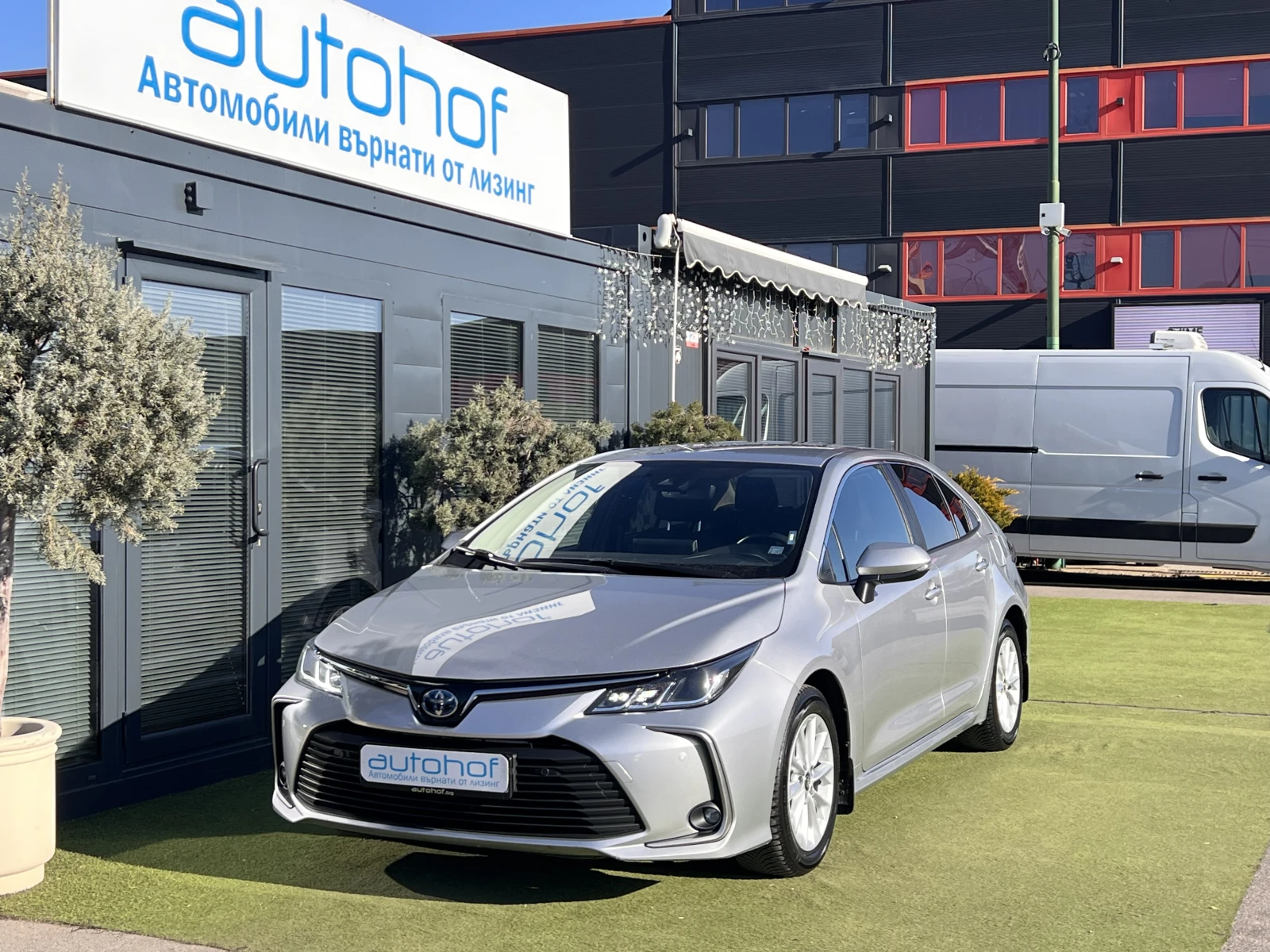 Toyota Corolla EXECUTIVE/1.8 HYBRID/122к.с./е-CVT/ГАРАНЦИЯ | Auto.bg — изображение 1