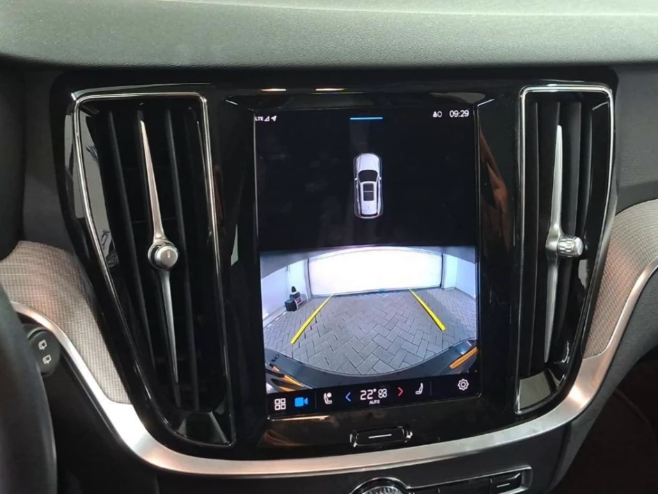 Volvo V60 B3 Essential, снимка 14 - Автомобили и джипове - 53813436