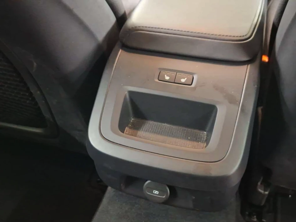 Volvo V60 B3 Essential, снимка 17 - Автомобили и джипове - 53813436